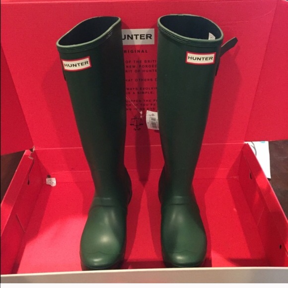 Hunter Green Women's Rain Boots - Picture 2 of 12